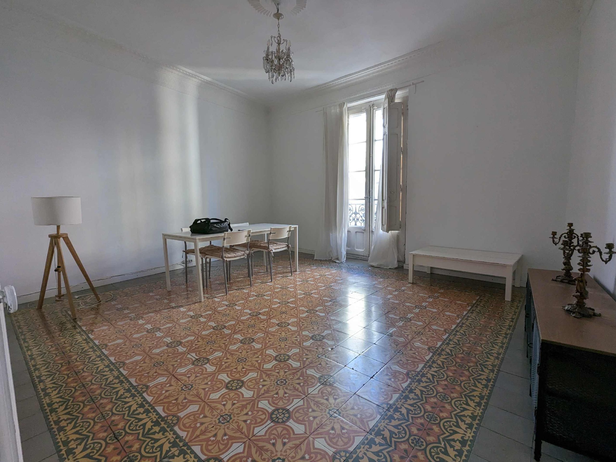 resized_salon 1 antes